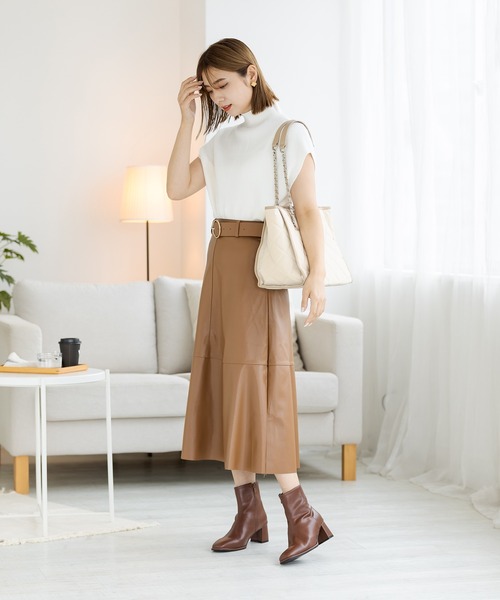 ZAKKA-BOX（ザッカボックス）の「スクエアトゥヒールショートブーツ（ブーツ・レディース・ブラック/ベージュ/ブラウン/アイボリー・23㎝/24㎝/25㎝/23.5㎝/24.5㎝）」の11枚目の写真