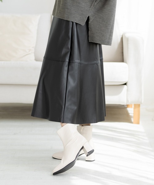 ZAKKA-BOX（ザッカボックス）の「スクエアトゥヒールショートブーツ（ブーツ・レディース・ブラック/ベージュ/ブラウン/アイボリー・23㎝/24㎝/25㎝/23.5㎝/24.5㎝）」の16枚目の写真