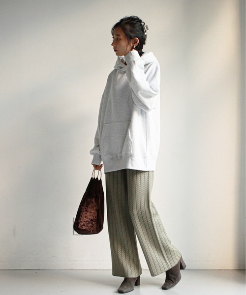 feepur（フェピュール）の「裏起毛オーバーサイズパーカー（パーカー・レディース・オフホワイト/チャコールグレー/杢グレー/グリーン/ブルー/エンジ・MEDIUM）」の17枚目の写真