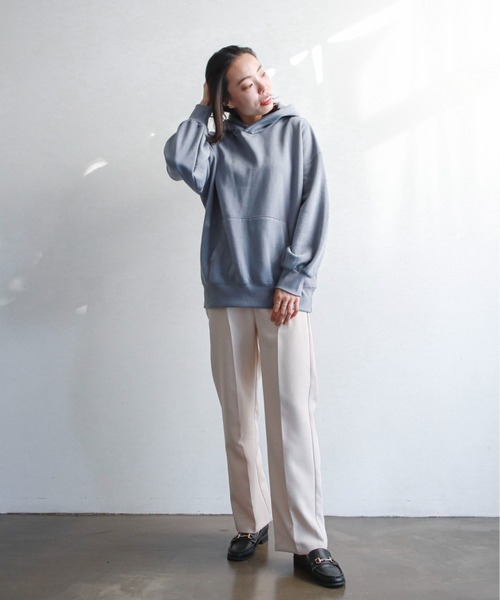 feepur（フェピュール）の「裏起毛オーバーサイズパーカー（パーカー・レディース・オフホワイト/チャコールグレー/杢グレー/グリーン/ブルー/エンジ・MEDIUM）」の8枚目の写真