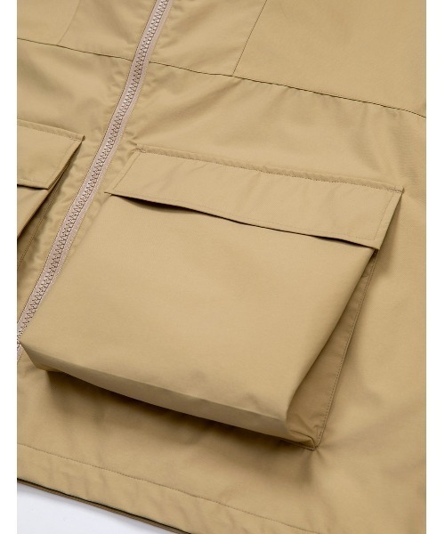 MR.GENTLEMAN（ミスタージェントルマン）の「NYLON MOUNTAIN PARKA（マウンテンパーカー・メンズ・カーキ/ベージュ/ブラック・MEDIUM/X-LARGE/LARGE）」の6枚目の写真