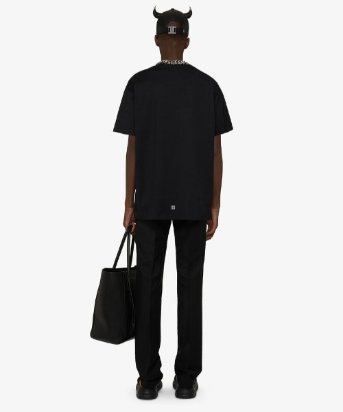 GIVENCHY（ジバンシイ）の「トロンプルイユ エフェクトのGIVENCHY オーバーサイズ Tシャツ（Tシャツ/カットソー・メンズ・ブラック・SMALL/MEDIUM/LARGE/X-SMALL）」の3枚目の写真