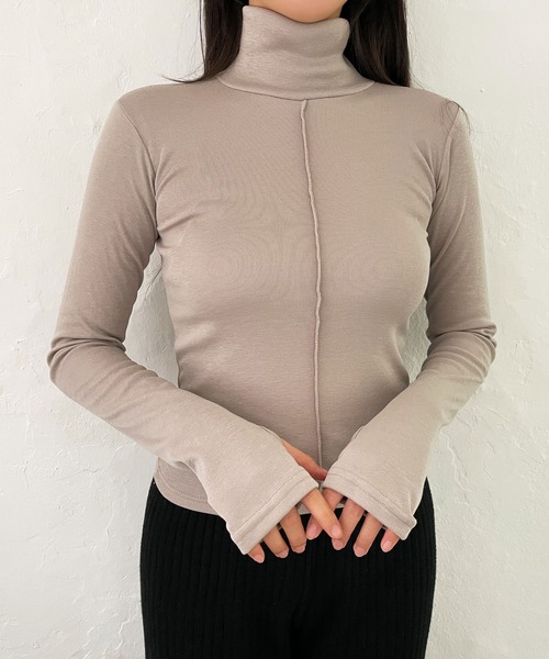 CEMONEMO（セモネモ）の「裏起毛 指穴 ピンタック タートルネック プルオーバー（Tシャツ/カットソー・レディース・アイボリー/ベージュ/ブラック/レンガ・FREE）」の3枚目の写真