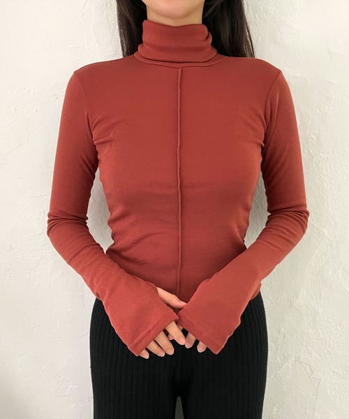 CEMONEMO（セモネモ）の「裏起毛 指穴 ピンタック タートルネック プルオーバー（Tシャツ/カットソー・レディース・アイボリー/ベージュ/ブラック/レンガ・FREE）」の4枚目の写真