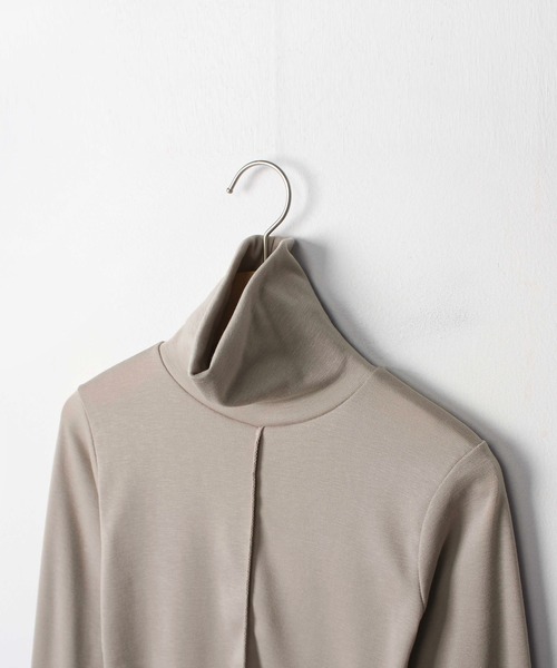 CEMONEMO（セモネモ）の「裏起毛 指穴 ピンタック タートルネック プルオーバー（Tシャツ/カットソー・レディース・アイボリー/ベージュ/ブラック/レンガ・FREE）」の6枚目の写真