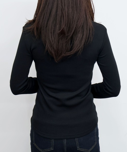 CEMONEMO（セモネモ）の「裏起毛 指穴 ピンタック タートルネック プルオーバー（Tシャツ/カットソー・レディース・アイボリー/ベージュ/ブラック/レンガ・FREE）」の13枚目の写真