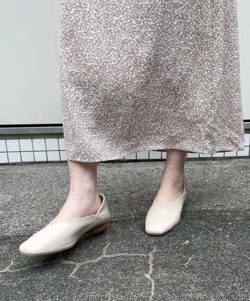 archives（アルシーヴ）の「アシメパンプス（パンプス・レディース・アイボリー/ブラック/ミント・MEDIUM/LARGE）」の16枚目の写真