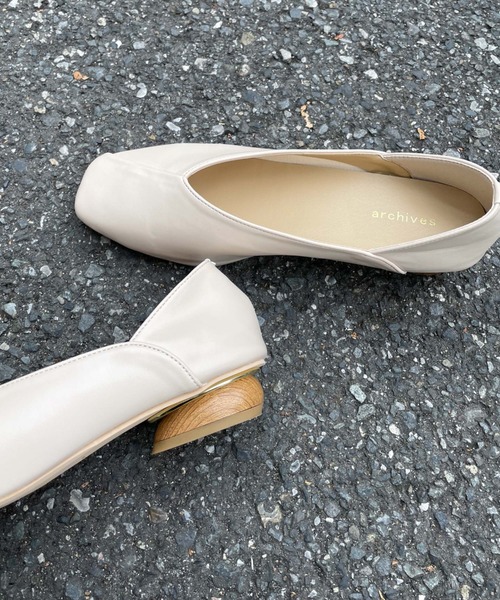 archives（アルシーヴ）の「アシメパンプス（パンプス・レディース・アイボリー/ブラック/ミント・MEDIUM/LARGE）」の11枚目の写真