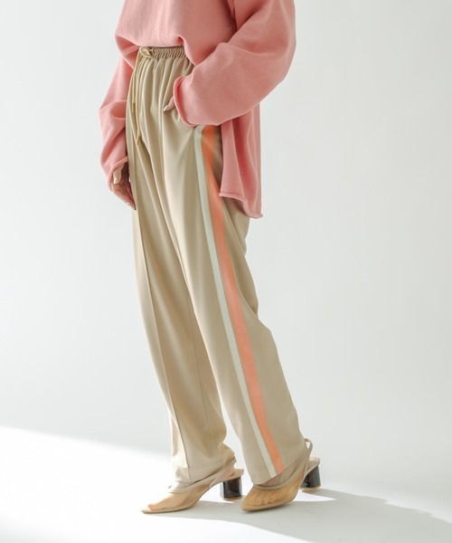 mystic（ミスティック）の「ジャジーラインパンツ（スウェットパンツ・レディース・ベージュ/ブルー・FREE）」の2枚目の写真