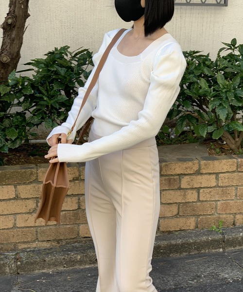 Jewelobe(ジュエローブ)の「タックスリーブスクエアネックニットトップス(ニット/セーター・レディース・ホワイト/ブラック/ブラウン/ブルー/杢グレー・FREE)」の17枚目の写真
