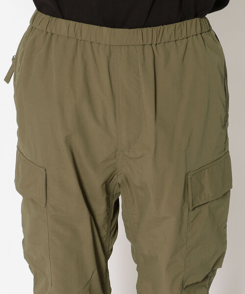 AVIREX(アヴィレックス)の「【直営店限定】バギーフィット イージー カーゴパンツ / BAGGY FIT EASY CARGO PANTS / アヴィレックス / AVIREX(その他パンツ・メンズ・オリーブ/タン・1/2/3)」の5枚目の写真
