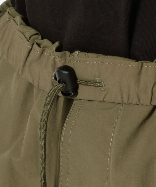 AVIREX(アヴィレックス)の「【直営店限定】バギーフィット イージー カーゴパンツ / BAGGY FIT EASY CARGO PANTS / アヴィレックス / AVIREX(その他パンツ・メンズ・オリーブ/タン・1/2/3)」の6枚目の写真