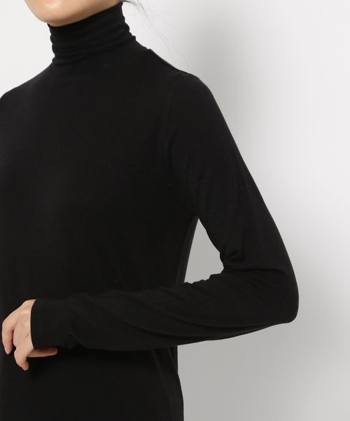 LOWRYS FARM(ローリーズファーム)の「シアーカラータートルLS 265260(Tシャツ/カットソー・レディース・オフホワイト/ブラック/ピンク/ブルー/イエロー・FREE)」の11枚目の写真