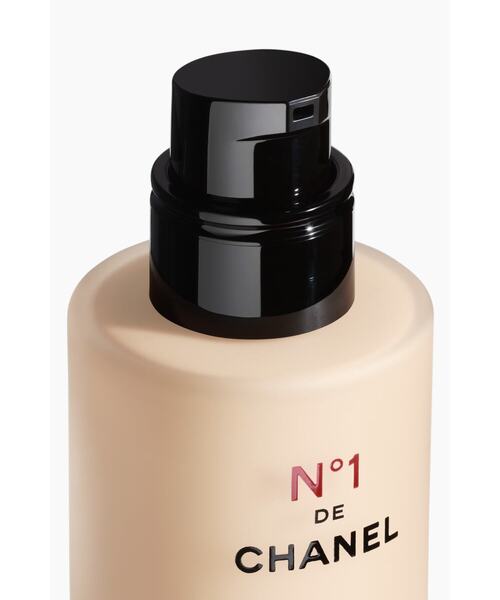 CHANEL(シャネル)の「フリュイド ファンデーション N°1 ドゥ シャネル リクィッド ファンデーション(素肌が呼吸するような薄膜感のある仕上がり)(ファンデーション・レディース・B10/BR12/B20/BD21/B30/BD01・FREE)」の13枚目の写真
