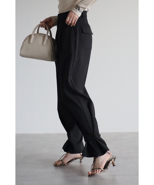 Bonjour Sagan(ボンジュールサガン)の「アンクルベルトスラックス(その他パンツ・レディース・ベージュ/ブラック・MEDIUM/LARGE)」の6枚目の写真