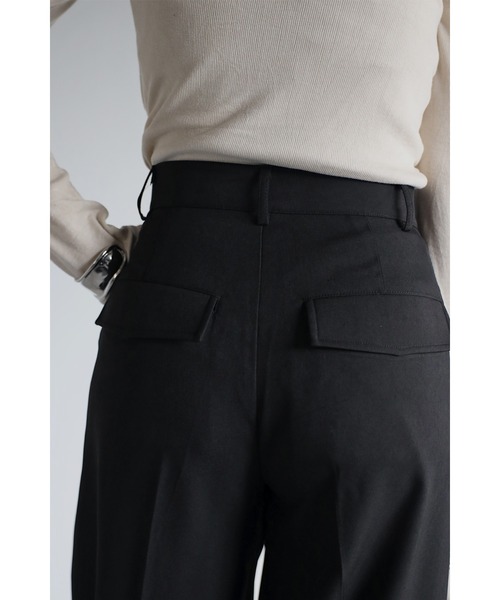 Bonjour Sagan(ボンジュールサガン)の「アンクルベルトスラックス(その他パンツ・レディース・ベージュ/ブラック・MEDIUM/LARGE)」の11枚目の写真