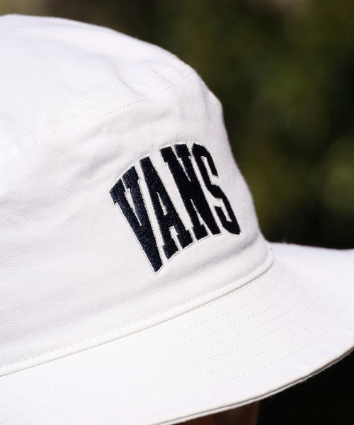 VANS（バンズ）の「VANS/ヴァンズ M VANS Logo HAT バケットハット バケハ カレッジロゴ（ハット・メンズ・ホワイト/ネイビー・FREE）」の14枚目の写真