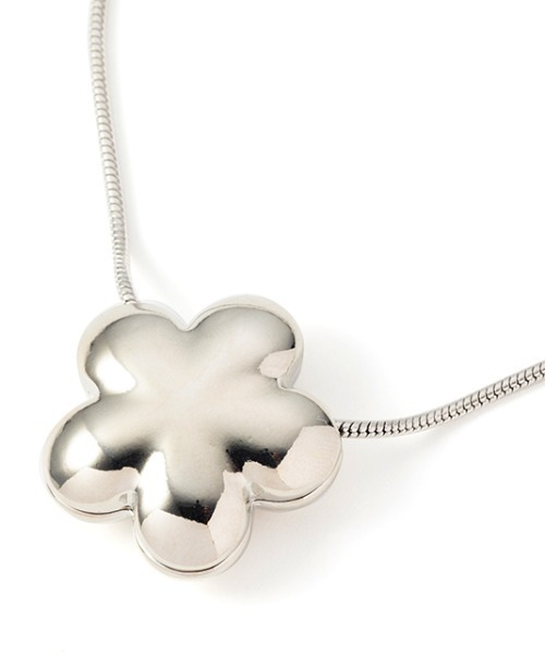 Casselini（キャセリーニ）の「Casselini(キャセリーニ)フラワーネックレス（ネックレス・レディース・シルバー/ゴールド・FREE）」の3枚目の写真