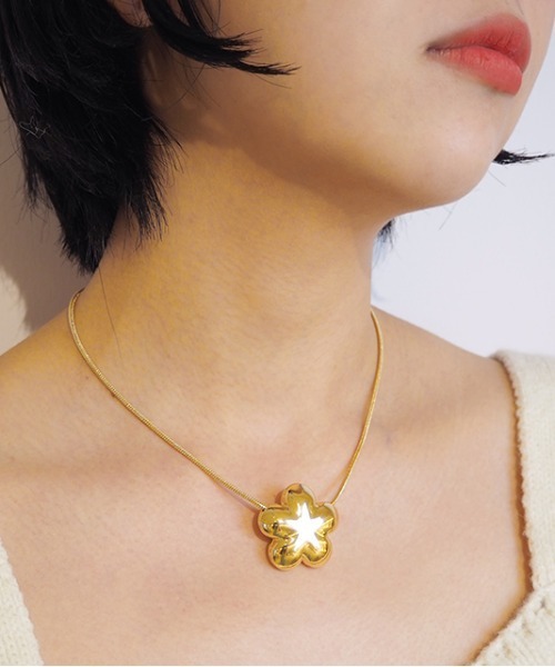 Casselini（キャセリーニ）の「Casselini(キャセリーニ)フラワーネックレス（ネックレス・レディース・シルバー/ゴールド・FREE）」の7枚目の写真