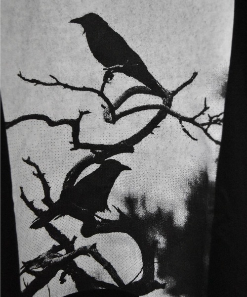 Modern Amusement(モダンアミューズメント)の「ModernAmusement-Platino-/モダンアミューズメント-プラティノ-/ルーズシルエットTシャツ(CROW)(Tシャツ/カットソー・メンズ・ブラック/ホワイト・48/50/52/46)」の4枚目の写真