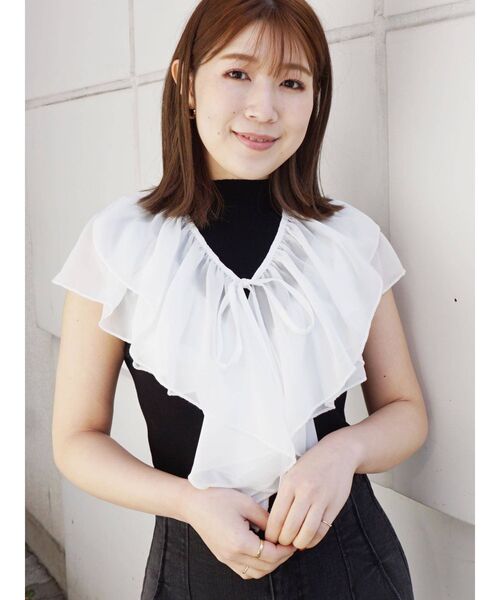 MERCURYDUO(マーキュリーデュオ)の「2WAY異素材ボリュームラッフルニット(ニット/セーター・レディース・オフホワイト/ブラック/ベビーピンク・FREE)」の10枚目の写真