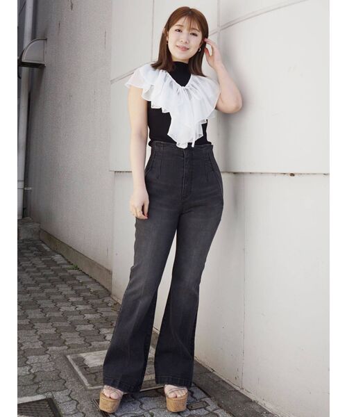 MERCURYDUO(マーキュリーデュオ)の「2WAY異素材ボリュームラッフルニット(ニット/セーター・レディース・オフホワイト/ブラック/ベビーピンク・FREE)」の11枚目の写真