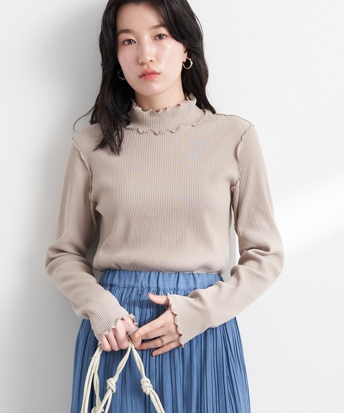 earth music&ecology（アースミュージックアンドエコロジー）の「リブメローハイネックプルオーバー*（その他トップス・レディース・ブラック/ライトカーキ/オフホワイト/グレイッシュベージュ・S/M）」の4枚目の写真