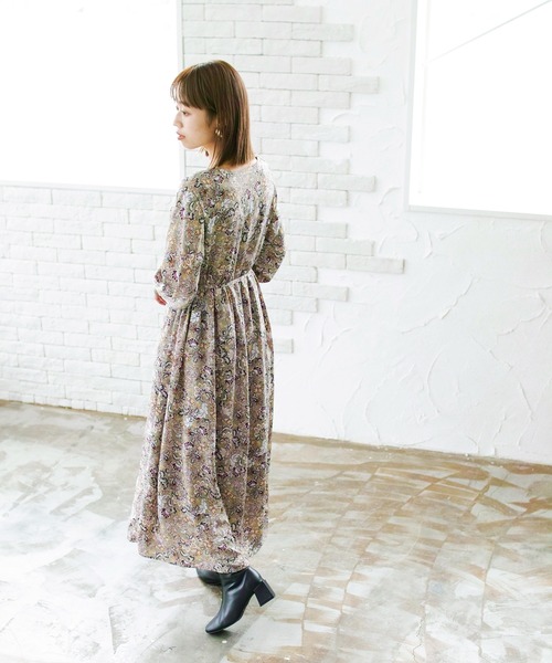 ENNEA（エンネア）の「【手洗いできる】ニット切り替えボタニカルプリントキーネックワンピース（ワンピース・レディース・オフホワイト/ブラック/ライトグリーン・38）」の16枚目の写真