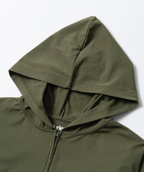 Hurley （ハーレー）の「W UTILITY DOLMAN FZ HOODIE  ハーレーレディースパーカー　水陸両用　ラッシュパーカー（パーカー・レディース・ブラック/カーキ・SMALL/MEDIUM）」の14枚目の写真
