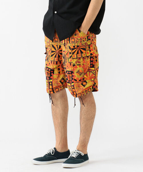 BEAMS PLUS(ビームスプラス)の「BEAMS PLUS / バティックプリント 6ポケット ビーチショーツ(その他パンツ・メンズ・オレンジ/サックスブルー・L/S/M/XL)」の3枚目の写真