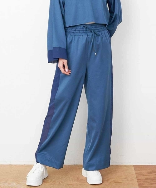 A de a.v.v(アードアー・ヴェ・ヴェ)の「サイドシフォンドッキングパンツ(その他パンツ・レディース・ミント/ブルー/ブラック・36/38)」の1枚目の写真