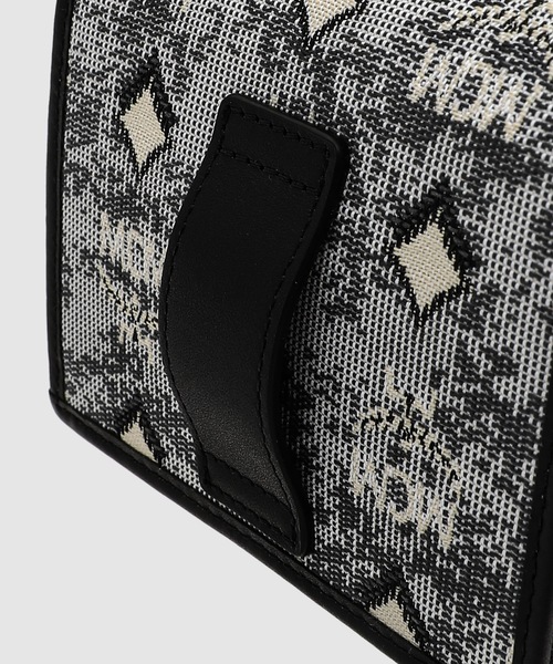 MCM（エムシーエム）の「【期間限定5/19まで】チェーン ウォレット - ヴィンテージ モノグラム ジャカード（ウォレットチェーン・レディース・グレー・mini）」の5枚目の写真