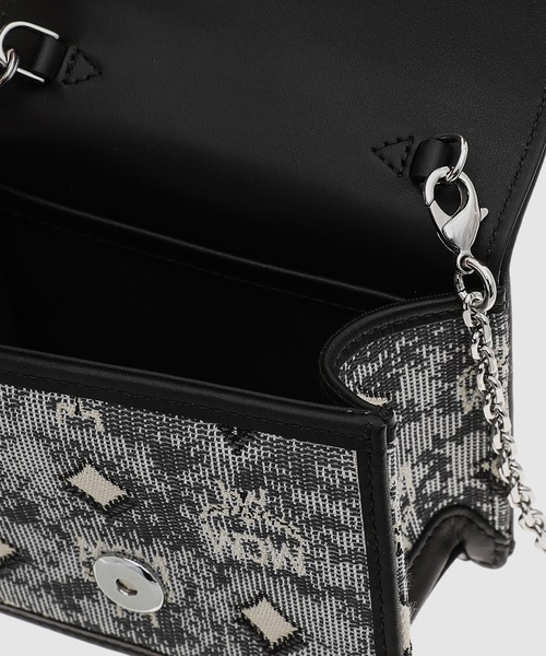 MCM（エムシーエム）の「【期間限定5/19まで】チェーン ウォレット - ヴィンテージ モノグラム ジャカード（ウォレットチェーン・レディース・グレー・mini）」の2枚目の写真