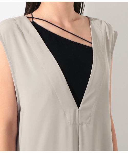 Settimissimo（セッティミッシモ）の「深Vネックオールインワン（つなぎ/オールインワン・レディース・ブラック/グレイッシュベージュ・M）」の5枚目の写真