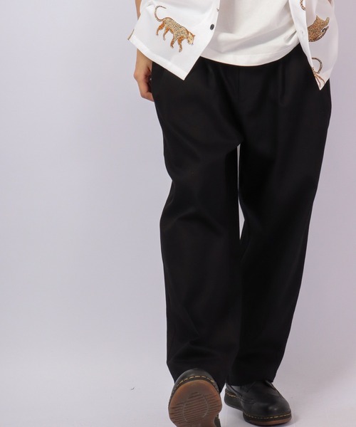 Revo.（レボ）の「Revo. 縦スラブストレッチツイル２タックワイドテーパードパンツ（チノパンツ・メンズ・ブラック/ダークグレー/カーキ/アイボリー・1/2）」の3枚目の写真