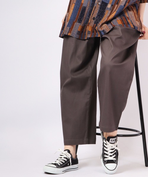 Revo.（レボ）の「Revo. 縦スラブストレッチツイル２タックワイドテーパードパンツ（チノパンツ・メンズ・ブラック/ダークグレー/カーキ/アイボリー・1/2）」の5枚目の写真