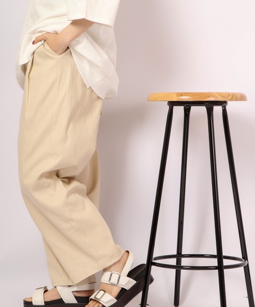 Revo.（レボ）の「Revo. 縦スラブストレッチツイル２タックワイドテーパードパンツ（チノパンツ・メンズ・ブラック/ダークグレー/カーキ/アイボリー・1/2）」の11枚目の写真