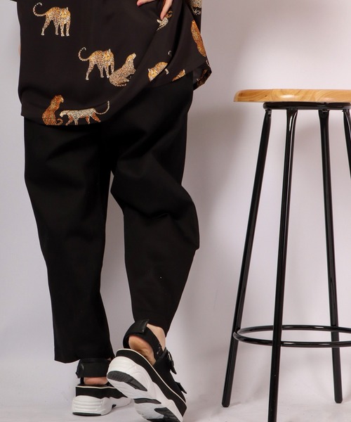 Revo.（レボ）の「Revo. 縦スラブストレッチツイル２タックワイドテーパードパンツ（チノパンツ・メンズ・ブラック/ダークグレー/カーキ/アイボリー・1/2）」の18枚目の写真