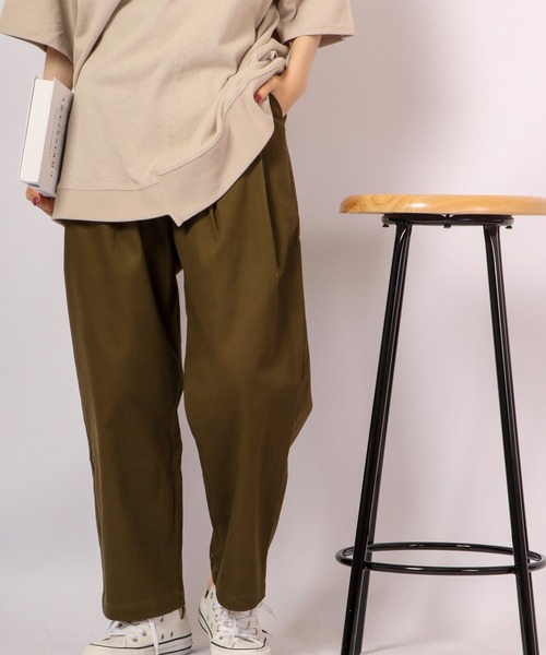 Revo.（レボ）の「Revo. 縦スラブストレッチツイル２タックワイドテーパードパンツ（チノパンツ・メンズ・ブラック/ダークグレー/カーキ/アイボリー・1/2）」の16枚目の写真