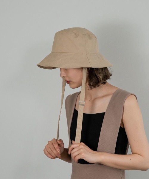 lawgy（ラウジー）の「buckle design hat（ハット・レディース・ブラック/ベージュ/アイボリー・FREE）」の4枚目の写真