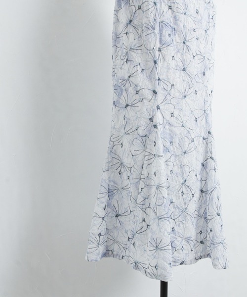 tocco closet（トッコ　クローゼット）の「フラワー刺繍×フラワープリントマーメイドスカート（スカート・レディース・ピンク/ブルー・M）」の6枚目の写真