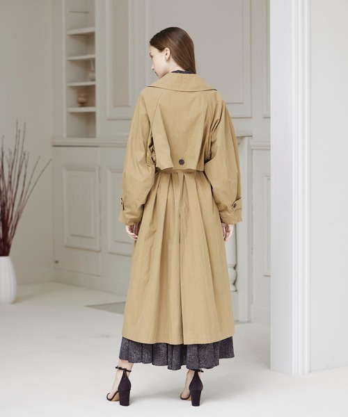 INED CLARO(イネドクラロ)の「オーバーサイズトレンチコート(トレンチコート・レディース・ブラック/キャメル・フリー)」の16枚目の写真
