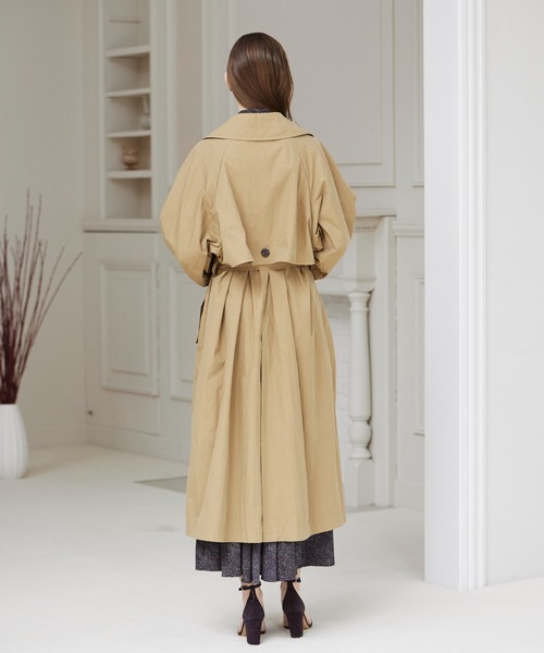 INED CLARO(イネドクラロ)の「オーバーサイズトレンチコート(トレンチコート・レディース・ブラック/キャメル・フリー)」の17枚目の写真