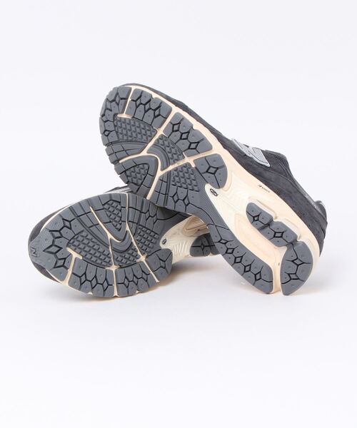 NEW BALANCE(ニューバランス)の「New Balance | M2002R MEN(スニーカー・メンズ・ダークネイビー・26/28/27.5cm/26.5cm/27)」の3枚目の写真