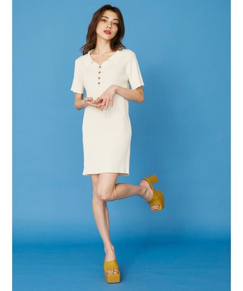 EVRIS(エヴリス)の「スクエアトゥチャンキーヒールサンダル(サンダル・レディース・ブラック/マスタード/ホワイト・SMALL/MEDIUM/LARGE)」の10枚目の写真