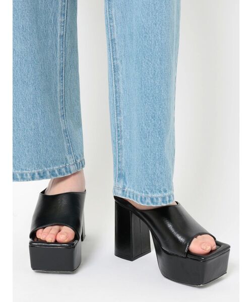 EVRIS(エヴリス)の「スクエアトゥチャンキーヒールサンダル(サンダル・レディース・ブラック/マスタード/ホワイト・SMALL/MEDIUM/LARGE)」の19枚目の写真