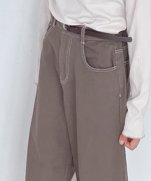 AS KNOW AS plus（アズノゥアズプラス）の「●ベルト付ゆるるカーブパンツ（デニムパンツ・レディース・キナリ/ブラック/ブラウン/グリーン/サックスブルー/レッド・FREE）」の12枚目の写真