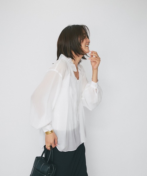 RIVE DROITE（リヴドロワ）の「繊細さと甘さのバランスが◎/ソフトボイルフリルカラーブラウス（シャツ/ブラウス・レディース・オフホワイト/ブラック・FREE）」の9枚目の写真