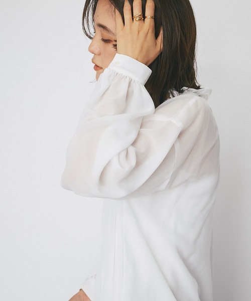 RIVE DROITE（リヴドロワ）の「繊細さと甘さのバランスが◎/ソフトボイルフリルカラーブラウス（シャツ/ブラウス・レディース・オフホワイト/ブラック・FREE）」の7枚目の写真