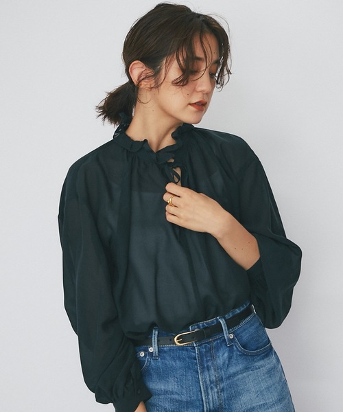 RIVE DROITE（リヴドロワ）の「繊細さと甘さのバランスが◎/ソフトボイルフリルカラーブラウス（シャツ/ブラウス・レディース・オフホワイト/ブラック・FREE）」の5枚目の写真